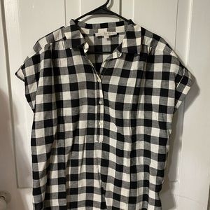 LOFT sleeveless Buffalo plaid women’s top- size is Large petite